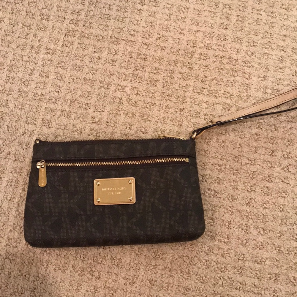 MICHEAL KORS WRISTLET